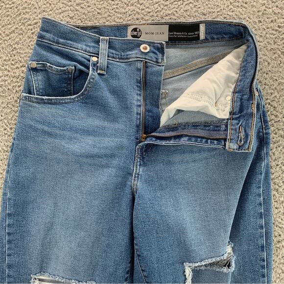 Levi's Silvertab High Waisted Mom Jeans Tapered Women's Jeans  -  Size:  28 - Picture 7 of 16